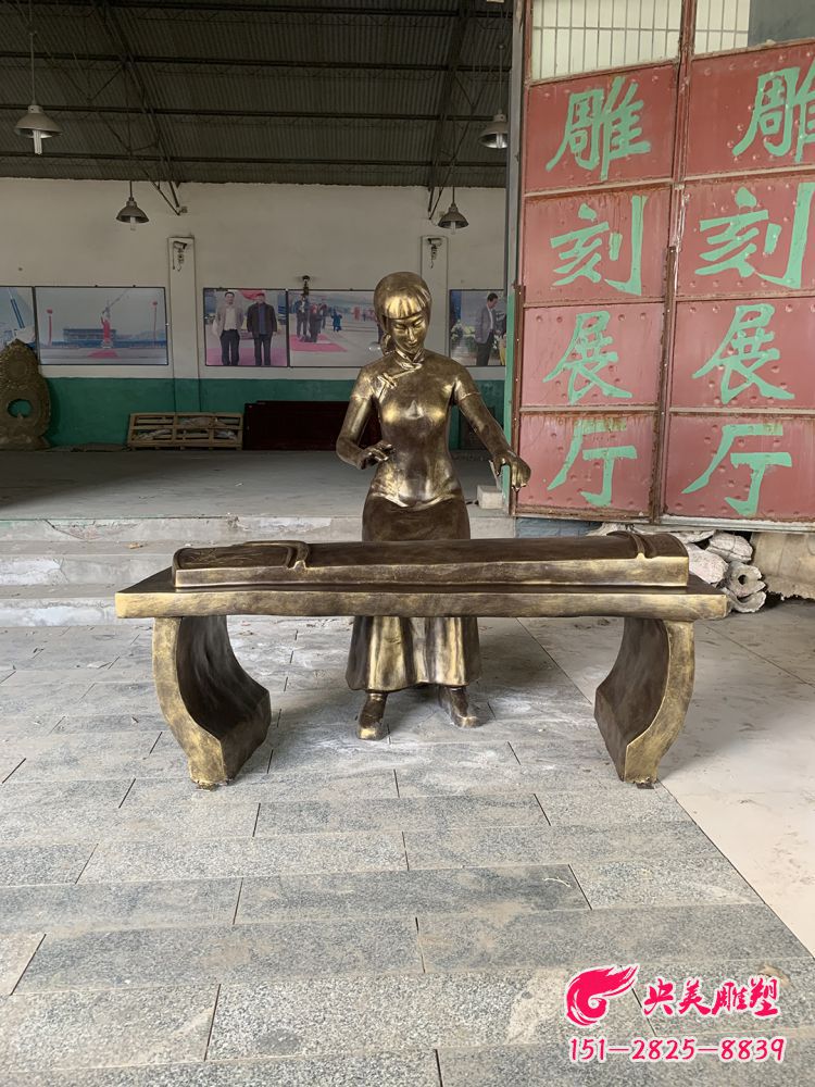 彈古箏的美女雕像-玻璃鋼仿銅彈古箏音樂主題人物雕塑圖片 彈古箏的美女雕像-玻璃鋼仿銅彈古箏音樂主題人物雕塑圖片