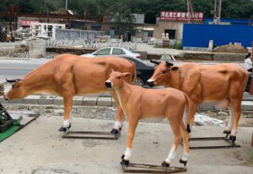 仿真黃牛雕塑-玻璃鋼仿真動物之黃牛雕塑