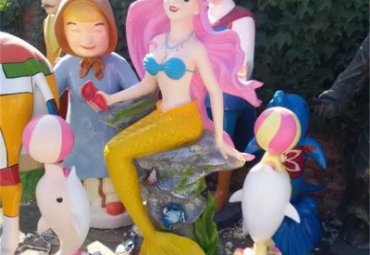 游樂園玻璃鋼卡通美人魚雕塑