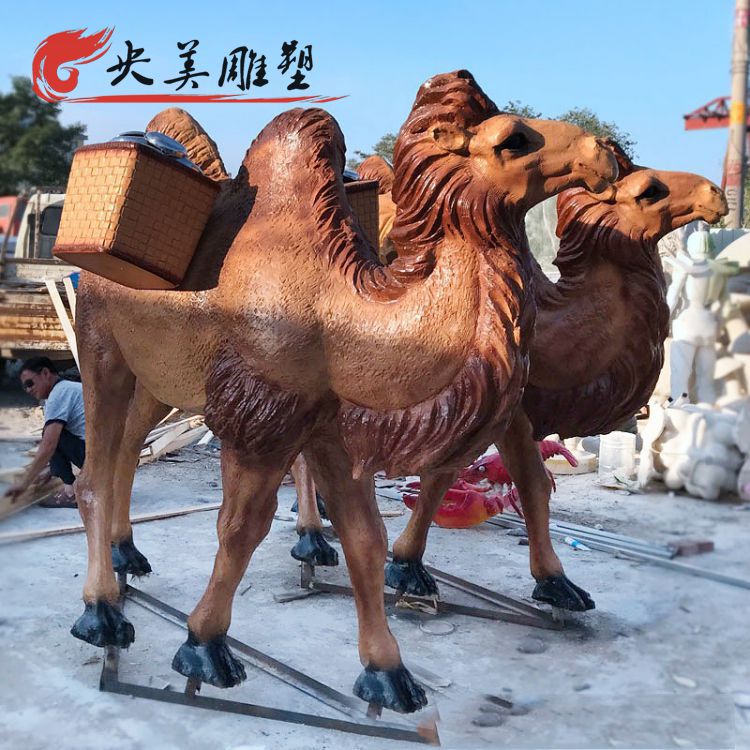 園林玻璃鋼駱駝雕塑圖片 園林玻璃鋼駱駝雕塑圖片