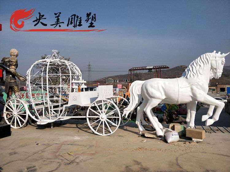 不銹鋼鏤空馬車雕塑 景區園林擺件圖片 不銹鋼鏤空馬車雕塑 景區園林擺件圖片