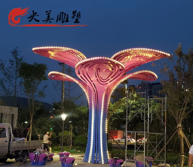 廣場擺放不銹鋼彩繪抽象樹雕塑圖片 廣場擺放不銹鋼彩繪抽象樹雕塑圖片