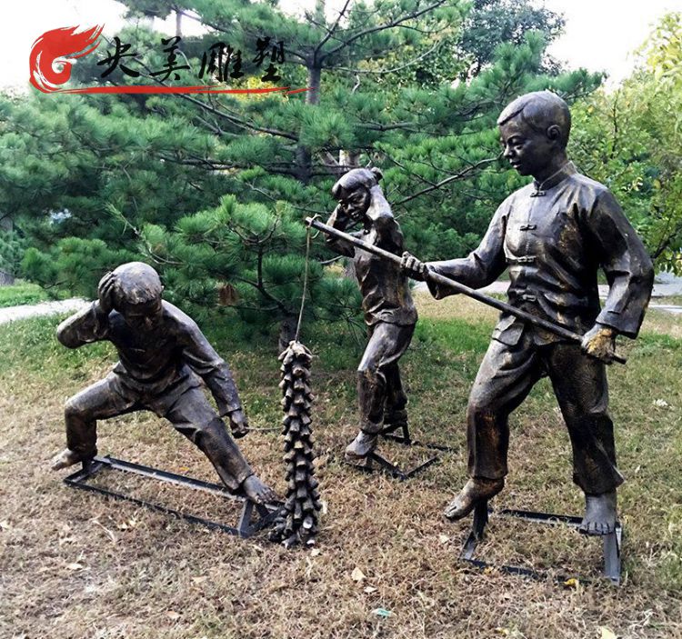 園林玻璃鋼仿銅兒童放鞭炮雕塑圖片 園林玻璃鋼仿銅兒童放鞭炮雕塑圖片