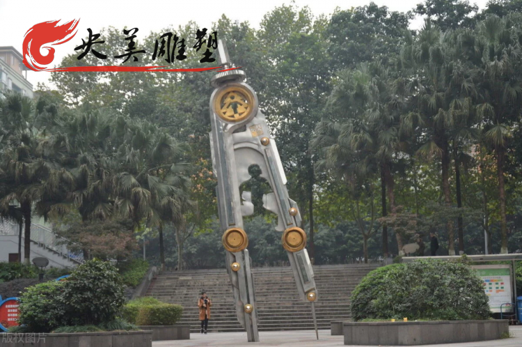 廣場擺放大型不銹鋼圓規(guī)雕塑圖片 廣場擺放大型不銹鋼圓規(guī)雕塑圖片