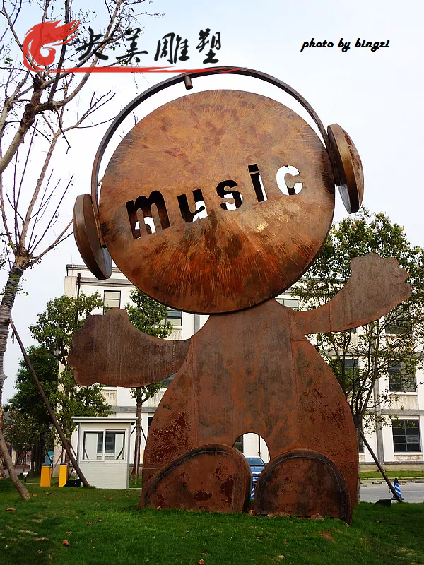 園林綠地擺放不銹鋼抽象音樂人物雕塑圖片 園林綠地擺放不銹鋼抽象音樂人物雕塑圖片