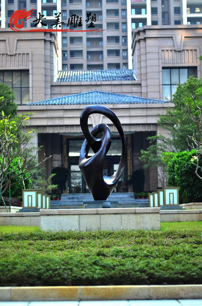 小區門前擺放玻璃鋼抽象藝術景觀雕塑圖片 小區門前擺放玻璃鋼抽象藝術景觀雕塑圖片