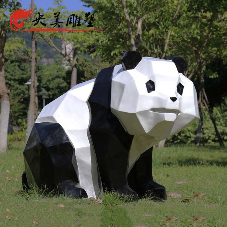 商業(yè)地產(chǎn)擺放玻璃鋼幾何切面熊貓雕塑圖片 商業(yè)地產(chǎn)擺放玻璃鋼幾何切面熊貓雕塑圖片
