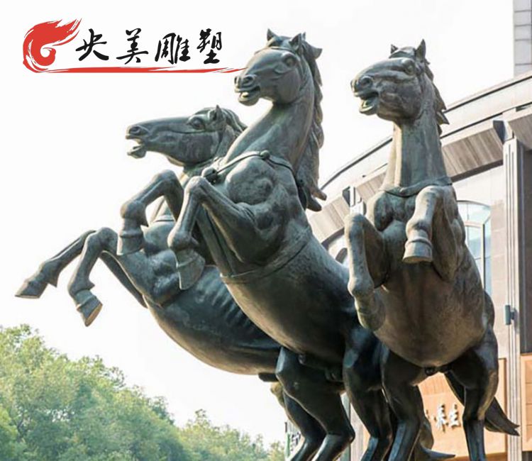 廣場擺放黃銅鑄造銅馬雕塑圖片 廣場擺放黃銅鑄造銅馬雕塑圖片