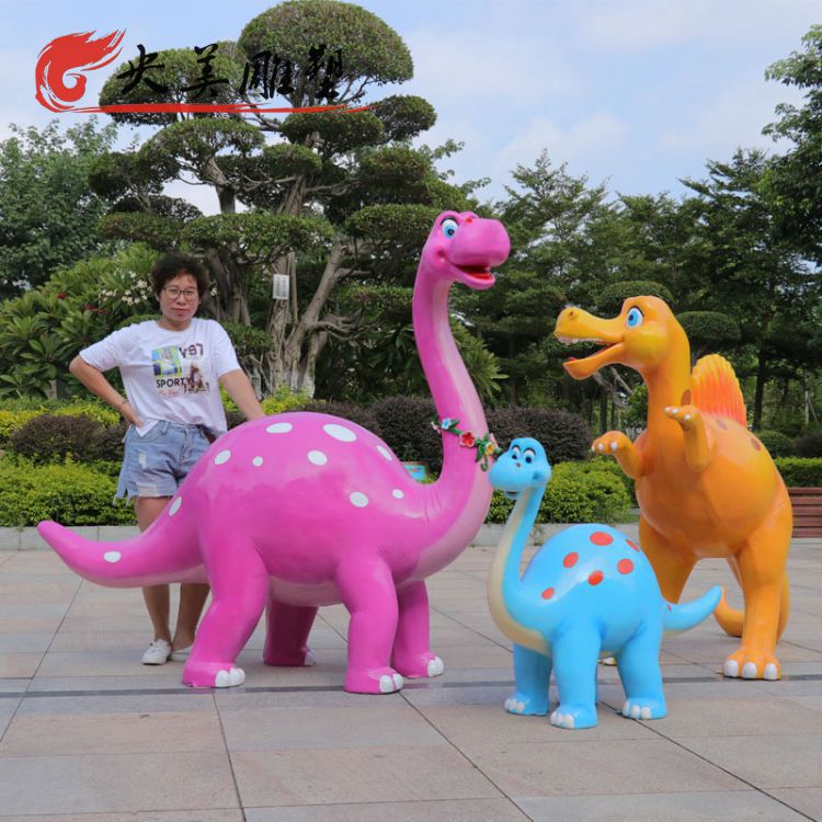 游樂(lè)園擺放玻璃鋼卡通恐龍雕塑圖片 游樂(lè)園擺放玻璃鋼卡通恐龍雕塑圖片