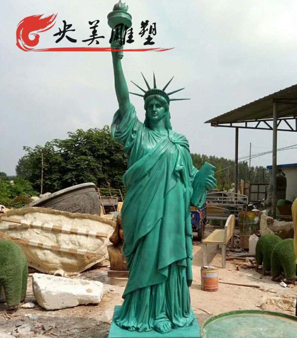 景區擺放玻璃鋼自由女神像雕塑圖片 景區擺放玻璃鋼自由女神像雕塑圖片