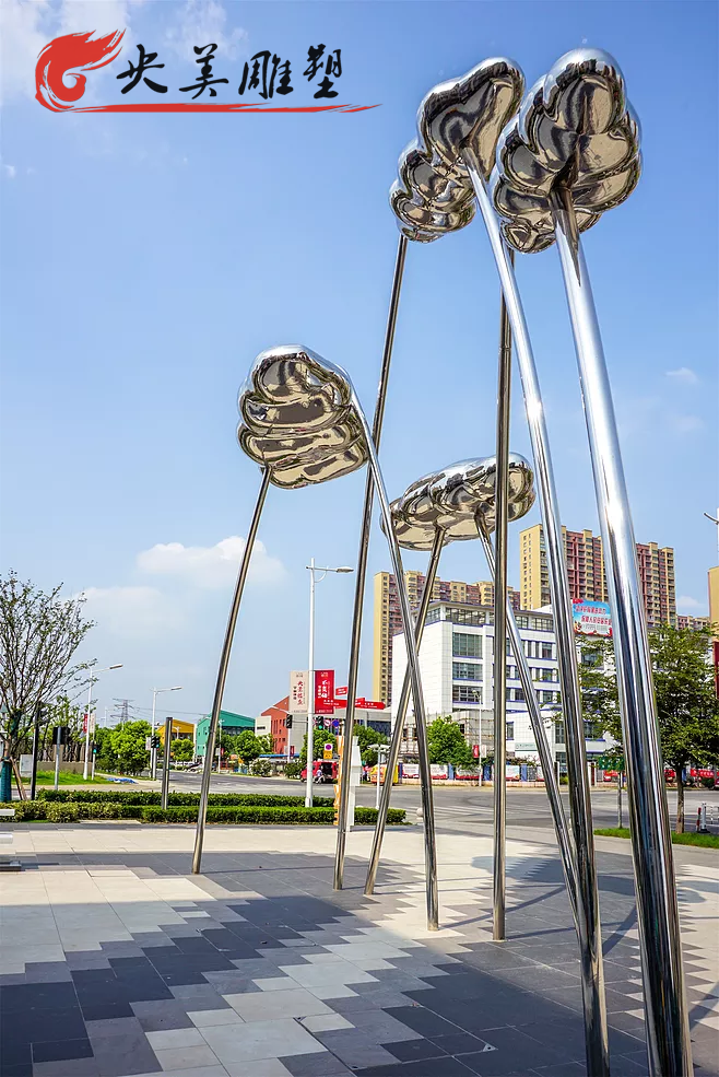 廣場擺放不銹鋼抽象鏡面蓮蓬雕塑圖片