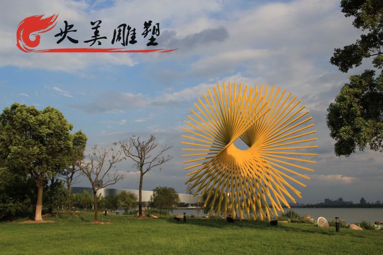 園林綠地擺放不銹鋼鏤空藝術雕塑圖片 園林綠地擺放不銹鋼鏤空藝術雕塑圖片
