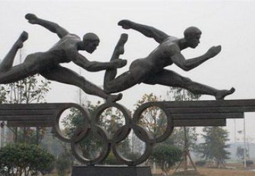 公園擺放抽象奧運沖刺運動人物銅雕