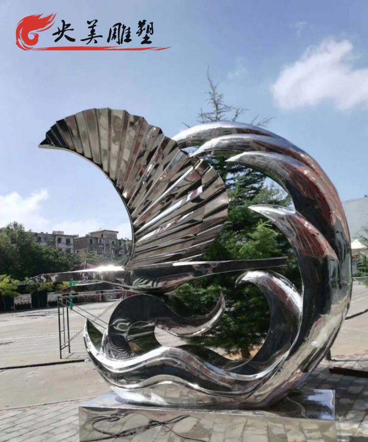 廣場擺放不銹鋼鏡面抽象景觀雕塑圖片 廣場擺放不銹鋼鏡面抽象景觀雕塑圖片