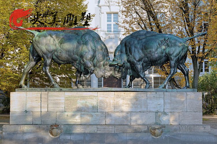 公園擺放青銅牛景觀雕塑圖片 公園擺放青銅牛景觀雕塑圖片