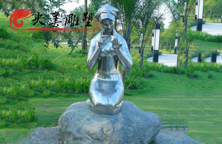 公園不銹鋼鏡面少數民族女孩雕塑圖片 公園不銹鋼鏡面少數民族女孩雕塑圖片