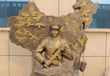 玻璃鋼仿銅保衛和平浮雕和平鴿解放軍景觀雕塑
