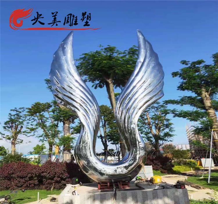 園林綠地擺放不銹鋼翅膀景觀雕塑圖片 園林綠地擺放不銹鋼翅膀景觀雕塑圖片