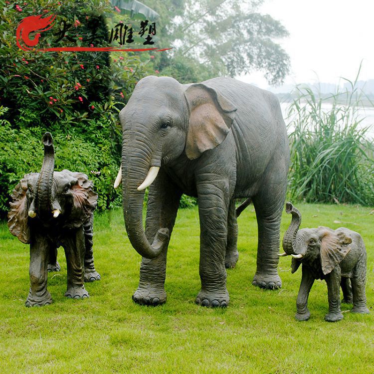 公園草坪玻璃鋼仿真動(dòng)物一家三口大象雕塑圖片 公園草坪玻璃鋼仿真動(dòng)物一家三口大象雕塑圖片