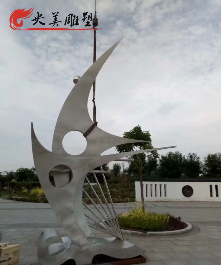 公園廣場擺放不銹鋼帆標識景觀雕塑圖片 公園廣場擺放不銹鋼帆標識景觀雕塑圖片