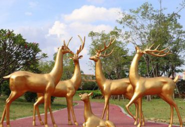 玻璃鋼梅花鹿景區園林動物裝飾擺件