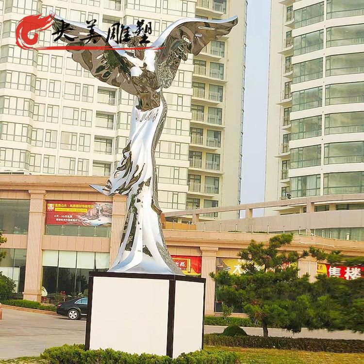 廣場擺放不銹鋼鏡面天使女神雕像圖片 廣場擺放不銹鋼鏡面天使女神雕像圖片