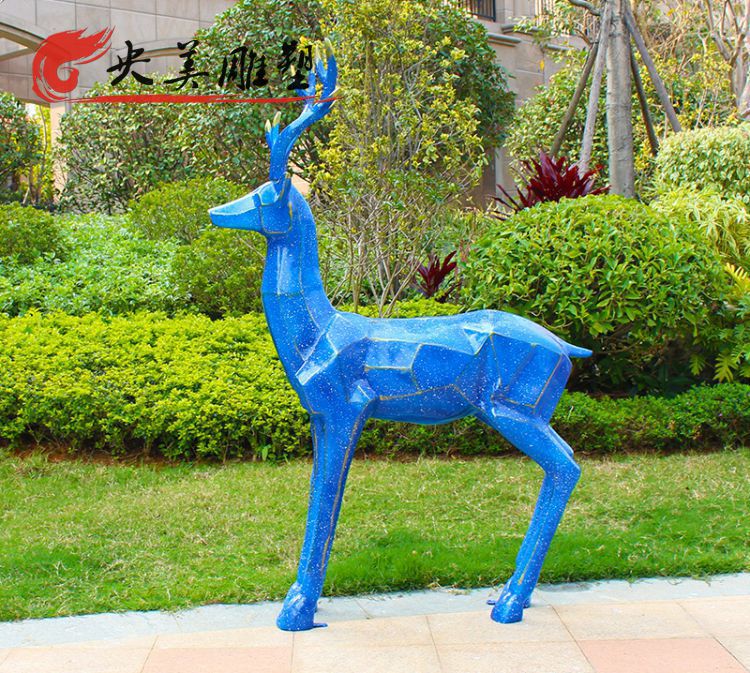玻璃鋼梅花鹿雕塑動(dòng)物園幾何動(dòng)物擺件圖片 玻璃鋼梅花鹿雕塑動(dòng)物園幾何動(dòng)物擺件圖片