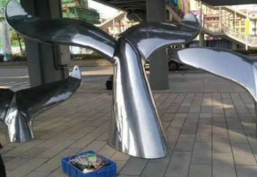 廣場不銹鋼鏡面創意魚尾景觀雕塑