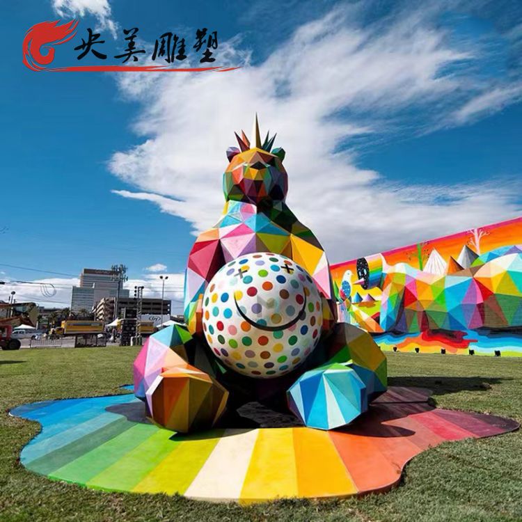 玻璃鋼彩繪幾何玻璃鋼熊廣場景觀雕塑圖片 玻璃鋼彩繪幾何玻璃鋼熊廣場景觀雕塑圖片