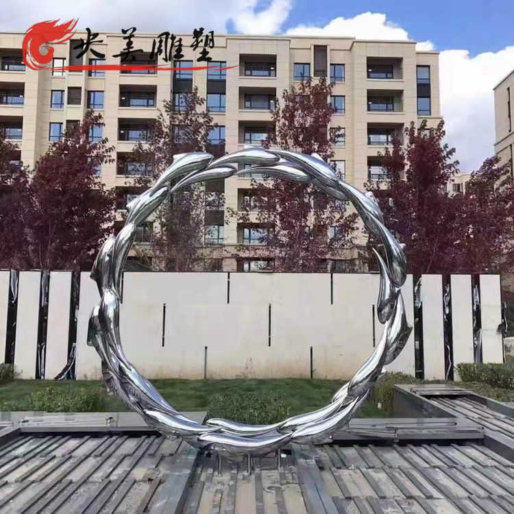 別墅園林水景擺放不銹鋼抽象魚群圓環雕塑圖片 別墅園林水景擺放不銹鋼抽象魚群圓環雕塑圖片