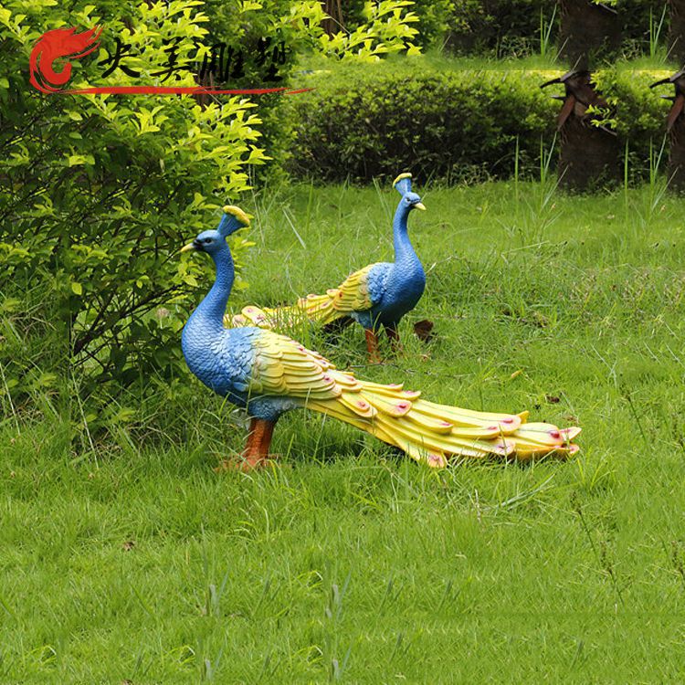 公園園林玻璃鋼仿真孔雀雕塑圖片 公園園林玻璃鋼仿真孔雀雕塑圖片