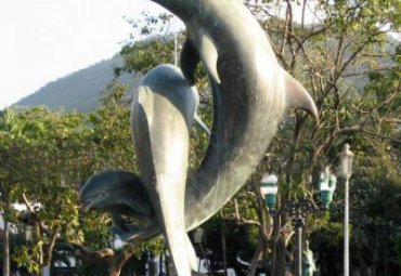 廣場園林玻璃鋼抽象跳躍的水景動物景觀海豚雕塑