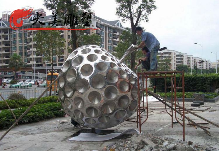 廣場擺放創意不銹鋼鏤空蘋果雕塑圖片 廣場擺放創意不銹鋼鏤空蘋果雕塑圖片