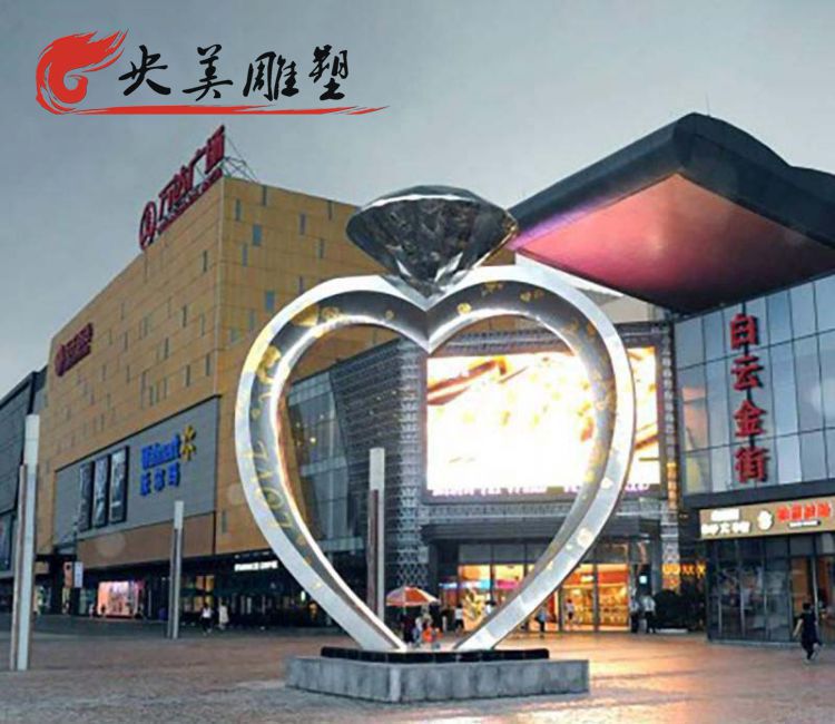 商場室外擺放大型不銹鋼鏡面磚石戒指景觀雕塑圖片 商場室外擺放大型不銹鋼鏡面磚石戒指景觀雕塑圖片