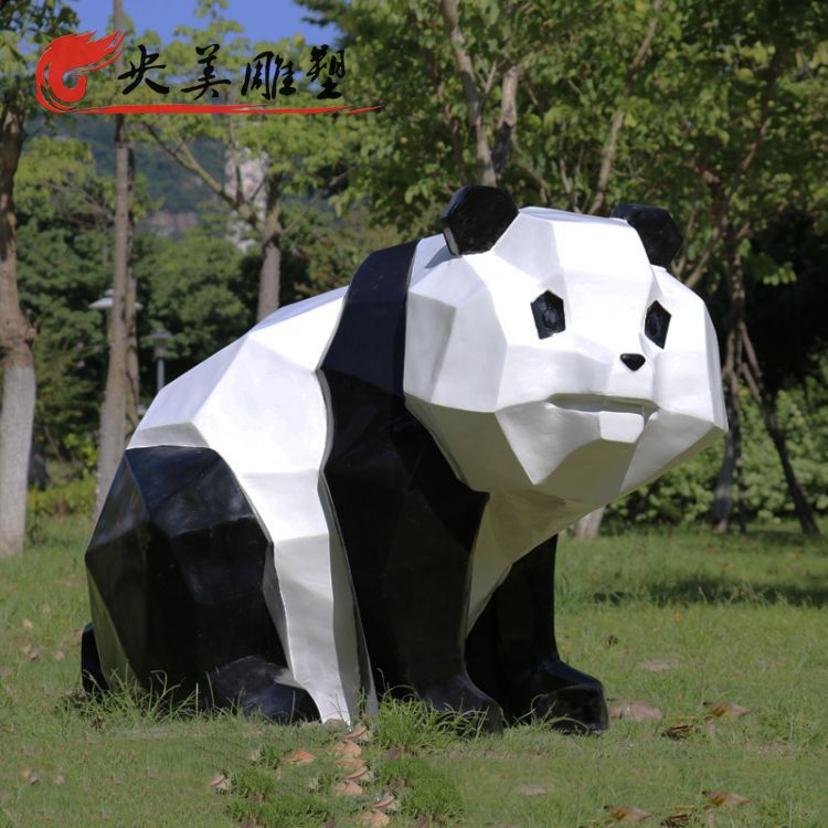 景點園林戶外擺放玻璃鋼幾何熊貓雕塑圖片 景點園林戶外擺放玻璃鋼幾何熊貓雕塑圖片