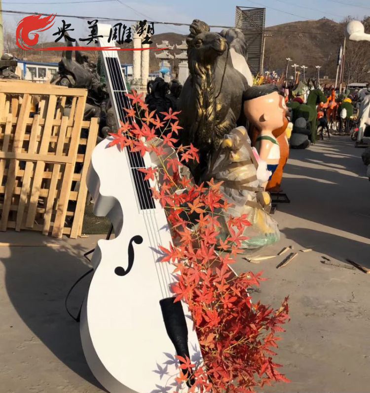 園林戶外不銹鋼創意植物景觀樂器大提琴雕塑圖片 園林戶外不銹鋼創意植物景觀樂器大提琴雕塑圖片