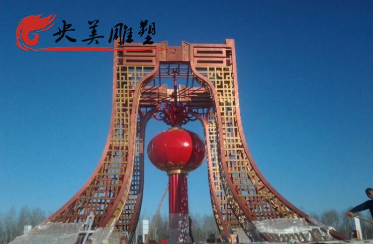 城市廣場擺放不銹鋼鏤空燈籠景觀雕塑圖片 城市廣場擺放不銹鋼鏤空燈籠景觀雕塑圖片