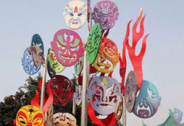 景點廣場擺放京劇文化不銹鋼鏤空臉譜雕塑