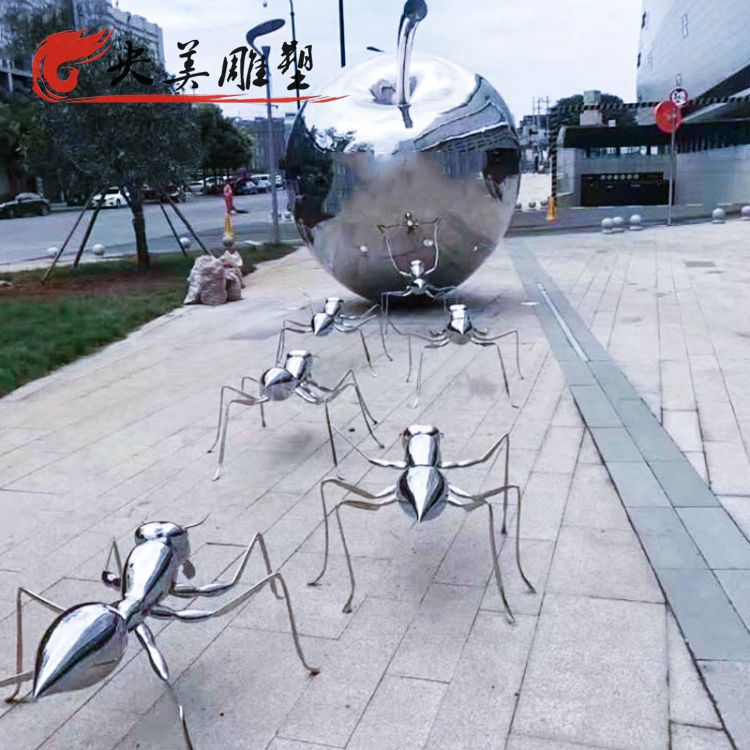 不銹鋼雕塑城市廣場創意螞蟻覓食鏡面大蘋果雕塑圖片 不銹鋼雕塑城市廣場創意螞蟻覓食鏡面大蘋果雕塑圖片