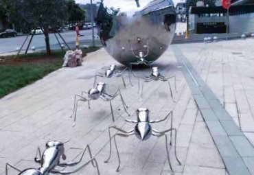 不銹鋼雕塑城市廣場創意螞蟻覓食鏡面大蘋果雕塑