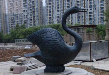 小區公園擺放玻璃鋼仿銅天鵝雕塑