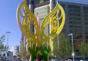 大型不銹鋼鏤空蝴蝶城市廣場地標景觀雕塑