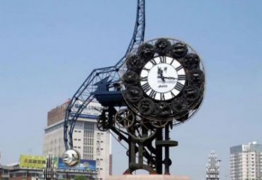 城市廣場擺放大型不銹鋼世紀鐘園林景觀雕塑