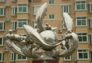 小區戶外擺放不銹鋼鏡面鯉魚游水景觀雕塑