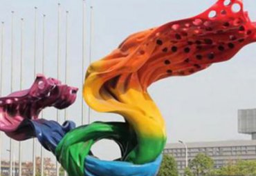 城市車(chē)站廣場(chǎng)擺放抽象玻璃鋼彩繪絲帶園林景觀雕塑