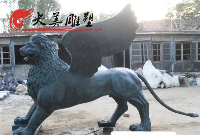 景點廣場大型玻璃鋼仿銅翅膀西方獅子景觀雕塑圖片 景點廣場大型玻璃鋼仿銅翅膀西方獅子景觀雕塑圖片
